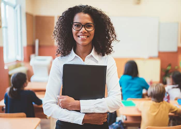 travel agent with her own business
