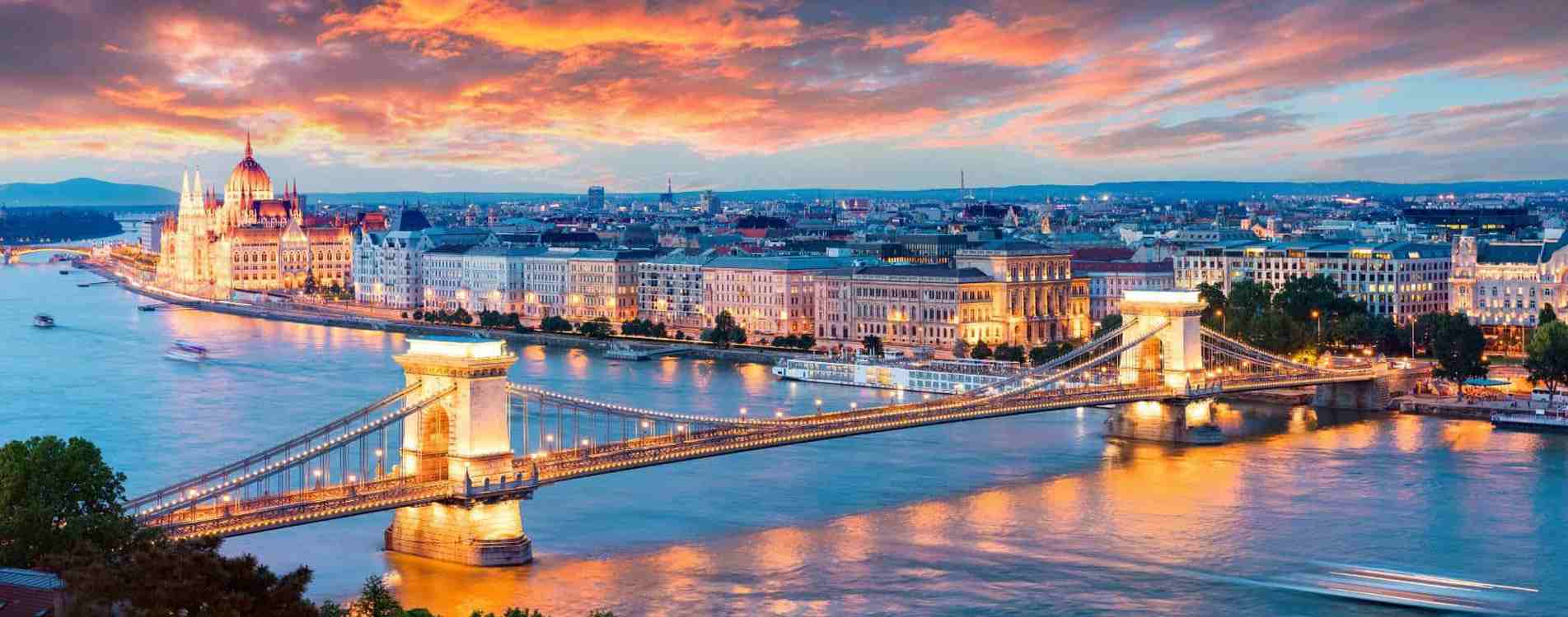 Budapest-at-sunset-(2)